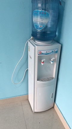 家用電器清倉 西門子美式咖啡機(jī)及兩臺(tái)飲水機(jī)優(yōu)惠轉(zhuǎn)讓